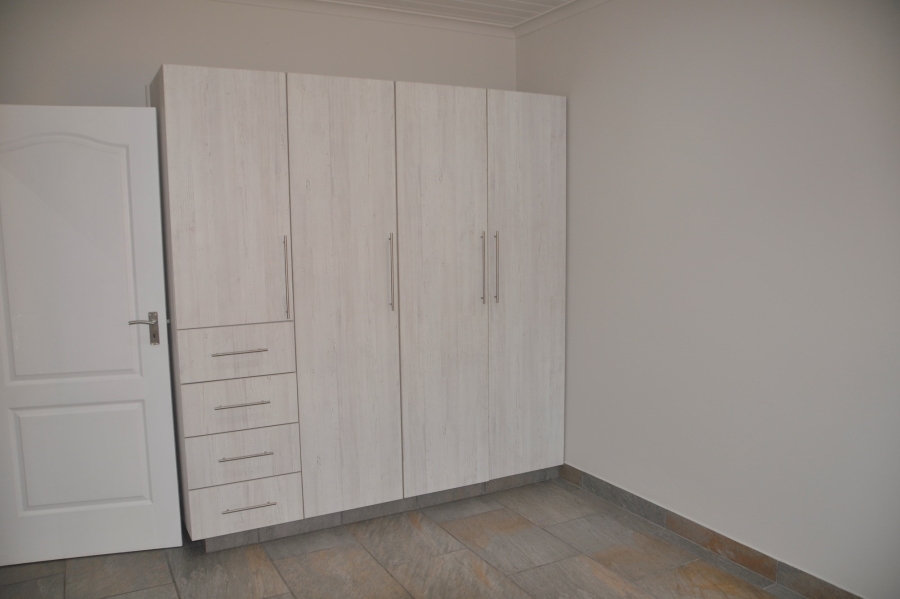 5 Bedroom Property for Sale in Reebok Western Cape
